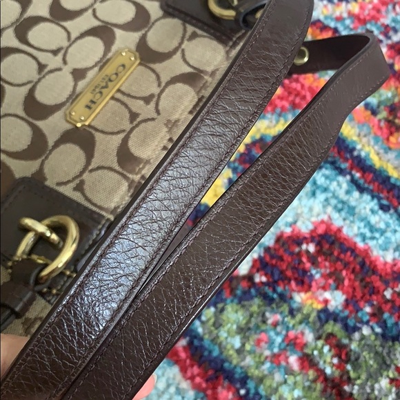 Coach Signature Tote Zip - Picture 7 of 8